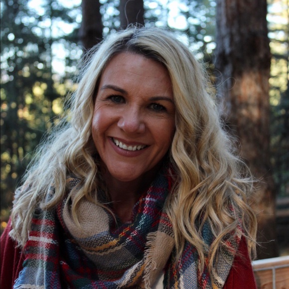 Meet your Posher, Melissa - Picture 1 of 1